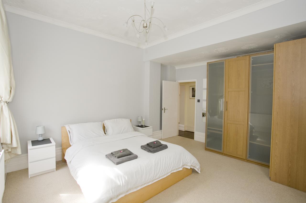 Large 2 Bedroom Apt - Near Beach - Free Parking Bournemouth Exterior photo