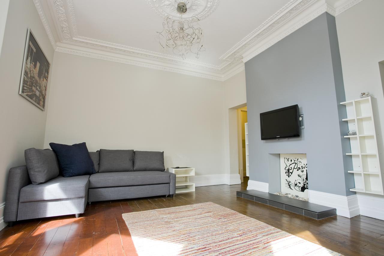 Large 2 Bedroom Apt - Near Beach - Free Parking Bournemouth Exterior photo